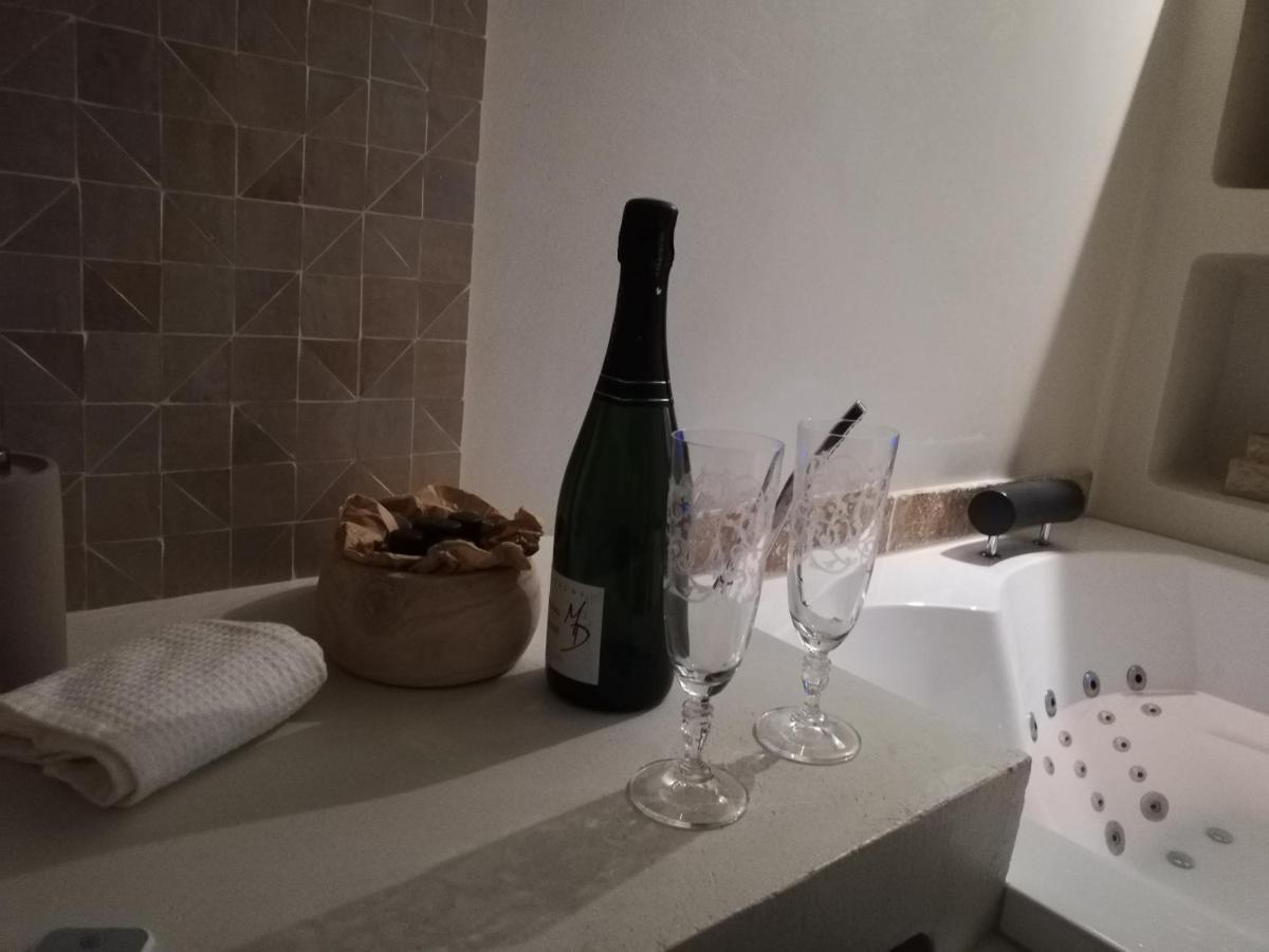 La Petite Perle, Balneo En Supplement, Le Clos Des Perles トゥルトゥール エクステリア 写真